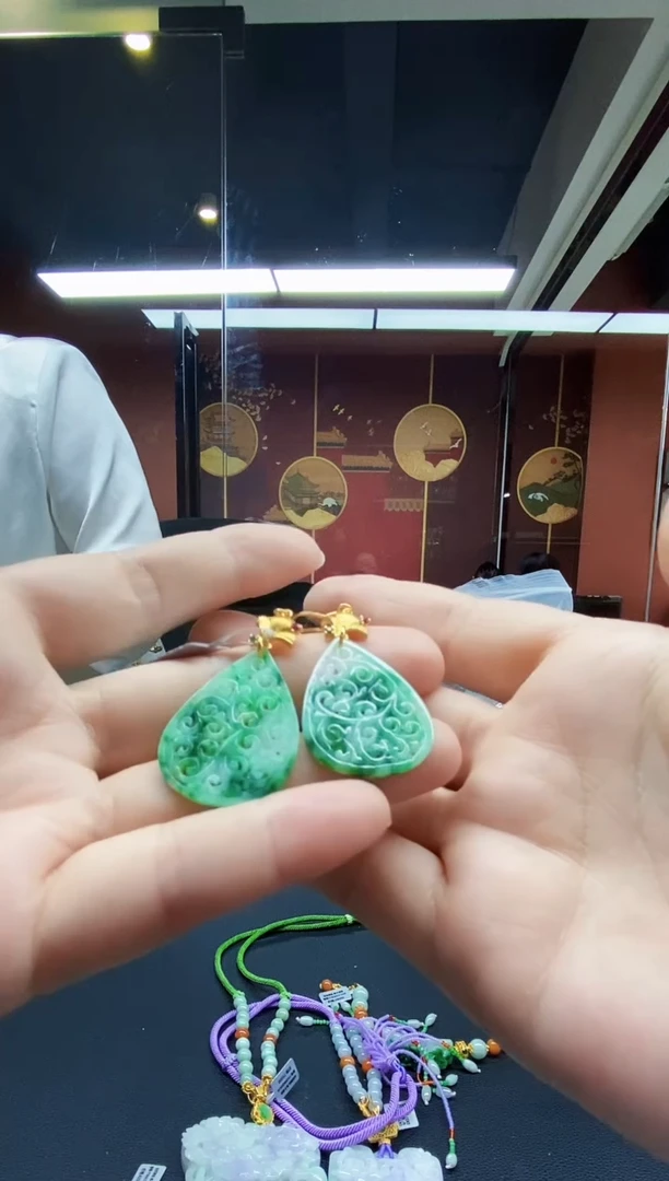 颈饰未镶嵌翡翠翡翠耳饰