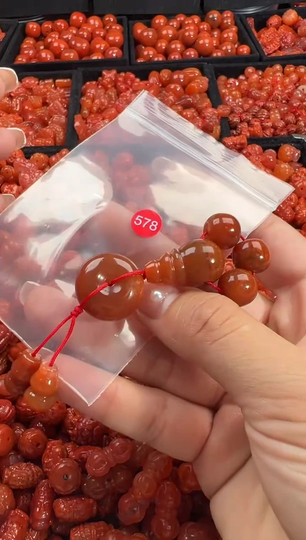 颈饰未镶嵌南红玛瑙1