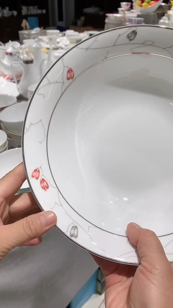 微瑕大碗1个隆达骨质瓷