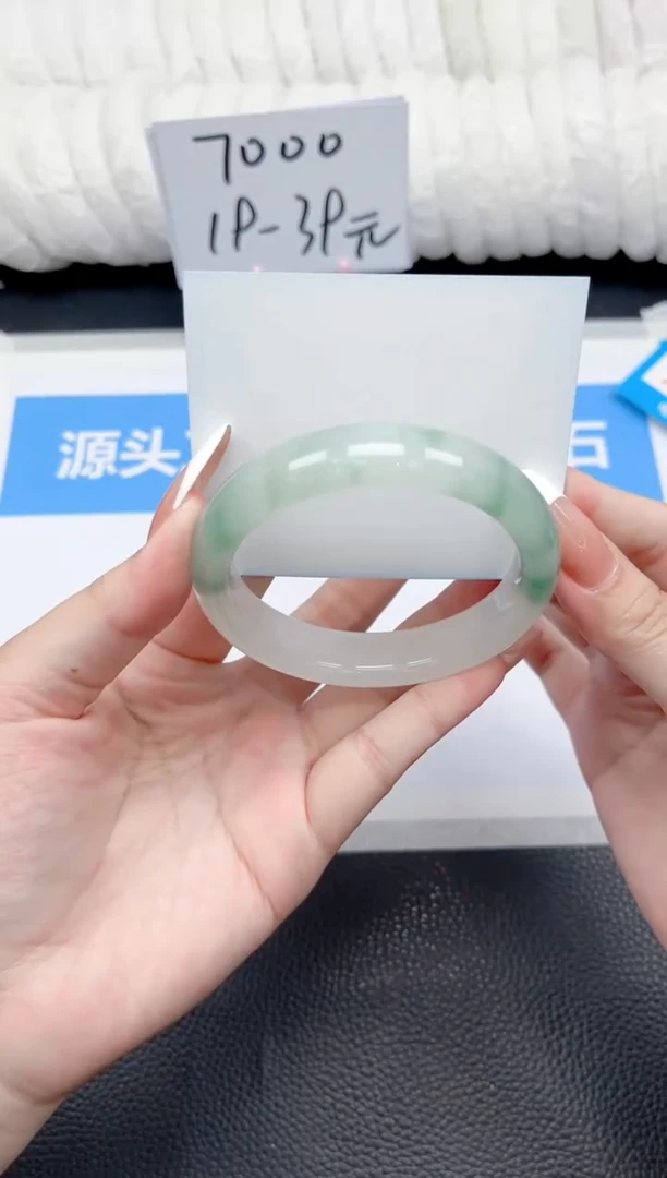 石英质玉手镯未镶嵌154-飘花60