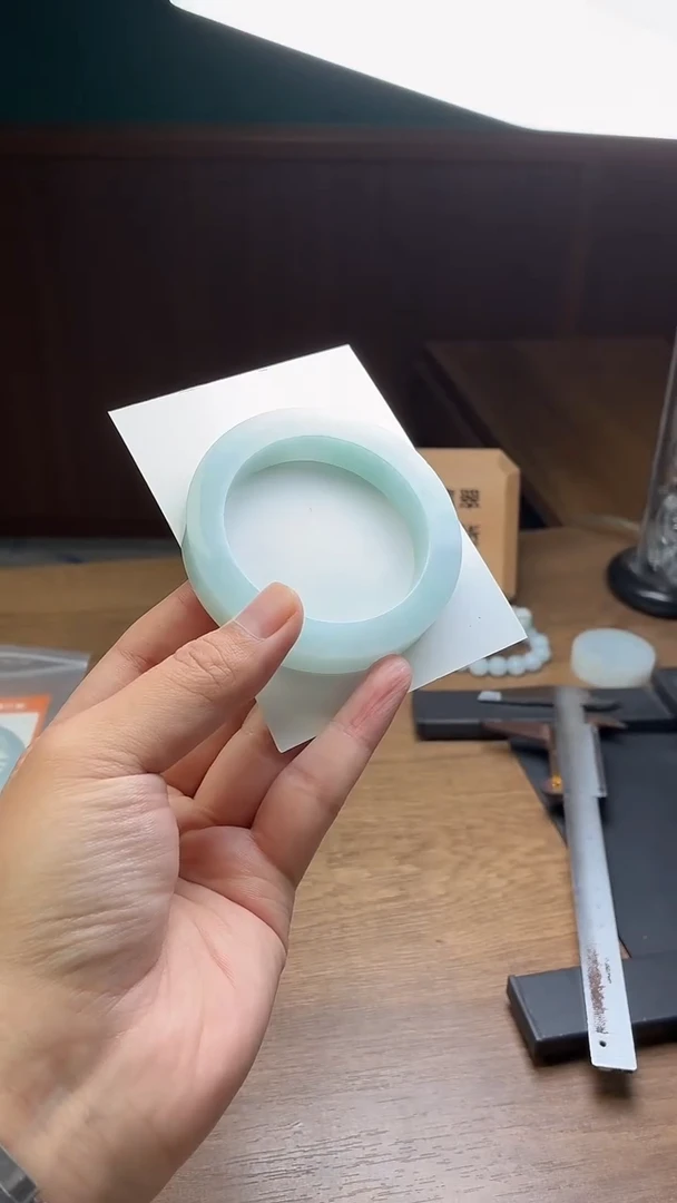 未镶嵌手镯定制翡翠依*定制