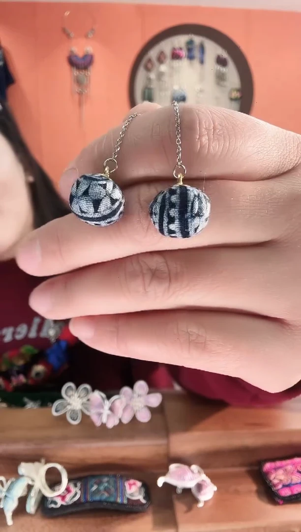 织绣手工苗绣刺绣首饰17