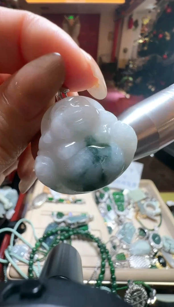 【闪购商品】翡翠吊坠(不含链)未镶嵌翡翠