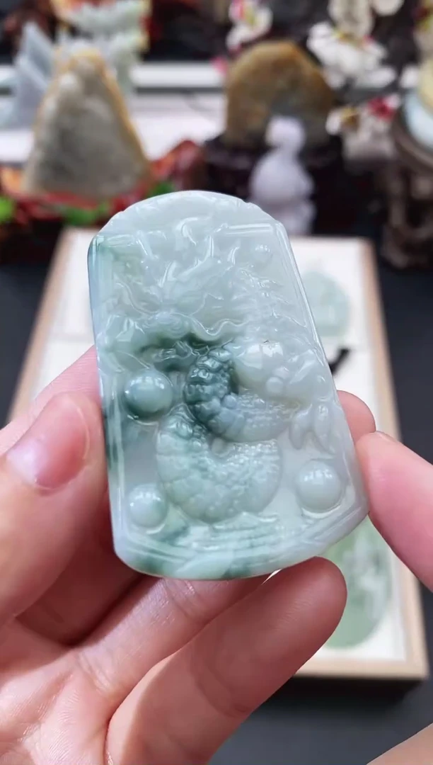 翡翠未镶嵌颈饰天然缅甸A货翡翠