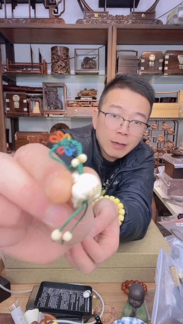 【闪购商品】乌木类书架504松山猛犸兔小挂件