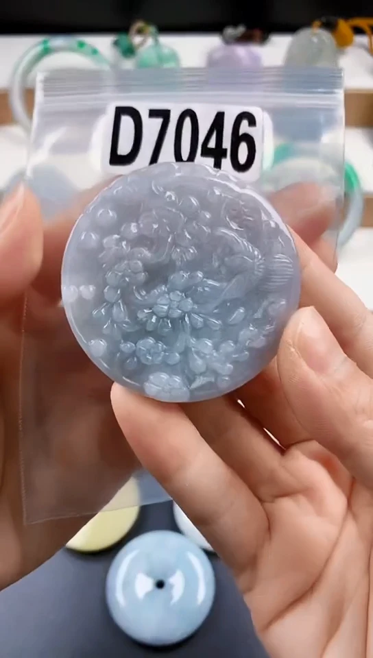 颈饰未镶嵌翡翠天然翡翠吊坠挂饰