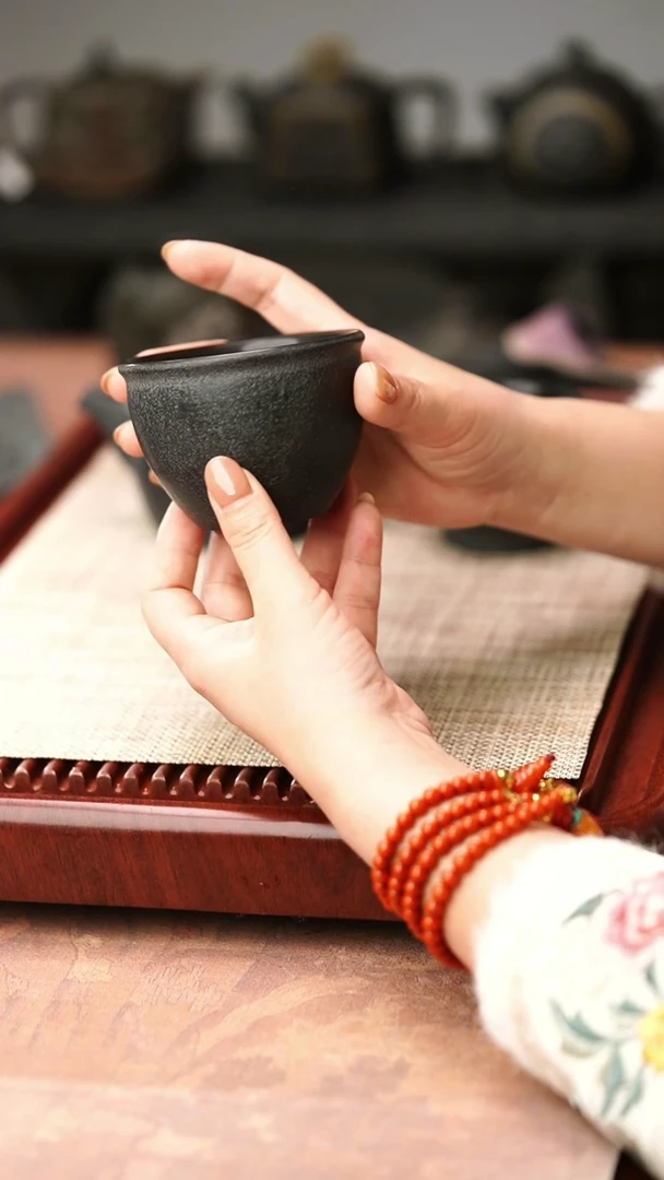 归玉堂冰碛岩重工雕刻压手水缸杯150cc