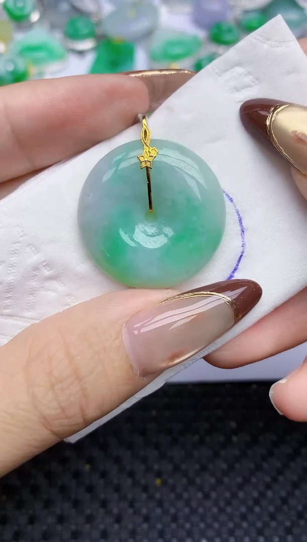 颈饰18K金镶嵌翡翠183   天然翡翠A货  百元以上9米证书费自理