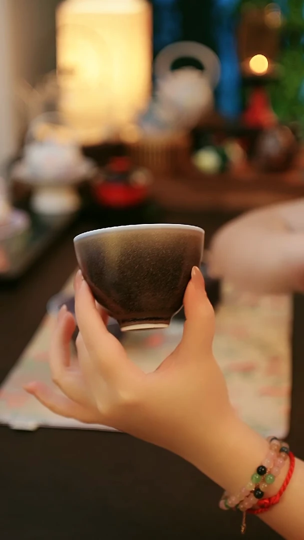 陶瓷茶具楚门葡萄紫斗笠杯
