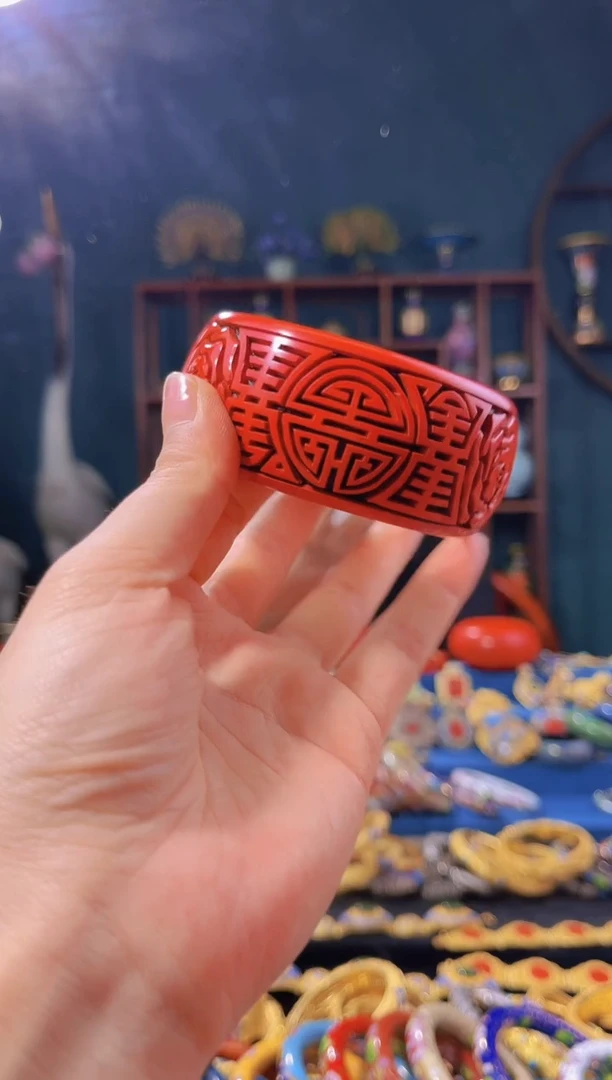 【闪购商品】非遗绝技 雕漆寿字花卉手镯（56-60）