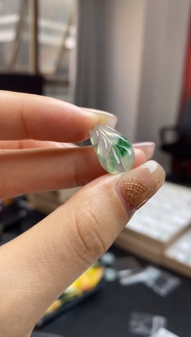 【闪购商品】定制翡翠未镶嵌翡翠毛货~