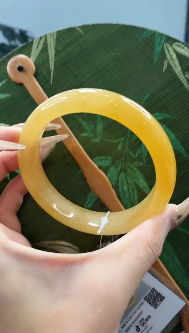 未镶嵌手镯石英质玉56/黄龙63