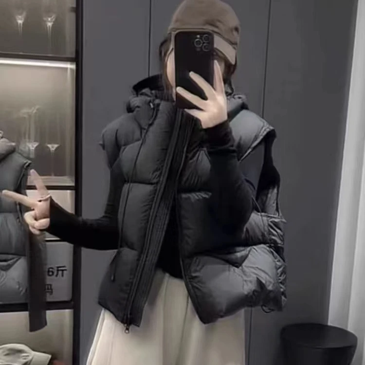 高级感短款连帽马甲羽绒