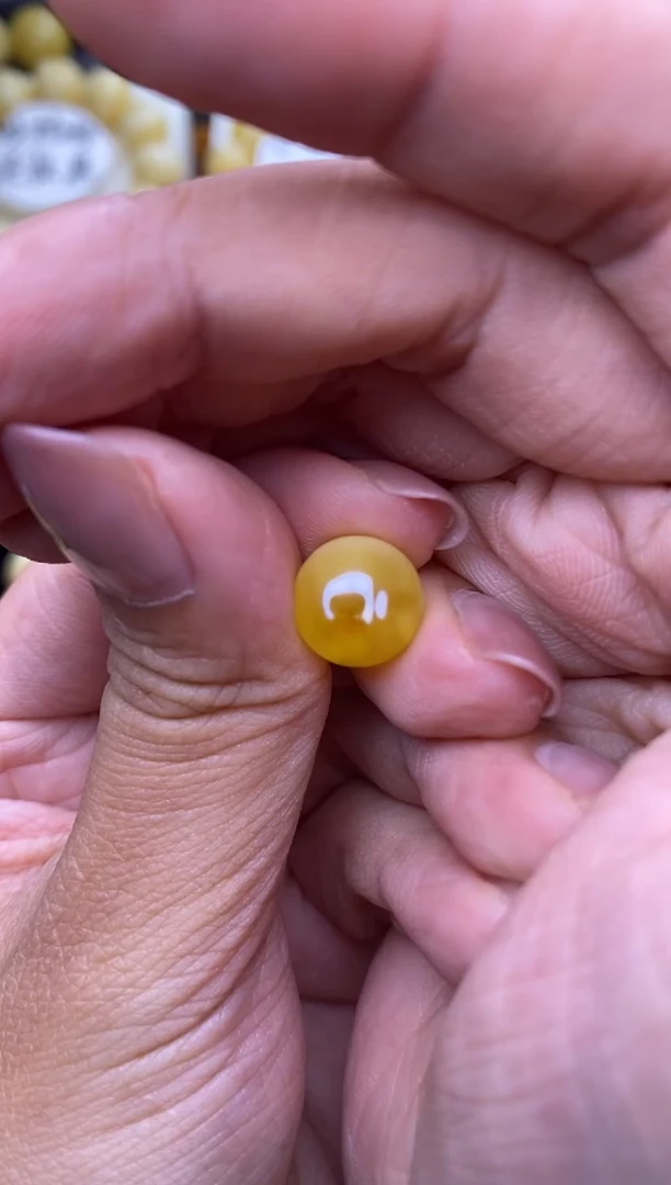 裸石琥珀未镶嵌大小姐珠宝60