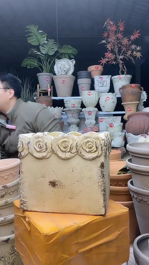 【闪购商品】缸1个四方花边作旧21*18无托