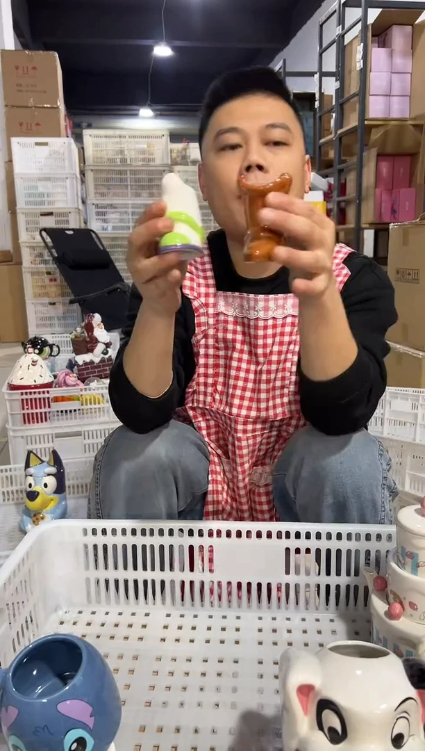 【闪购商品】杯巴斯胡迪靴子粉瓶