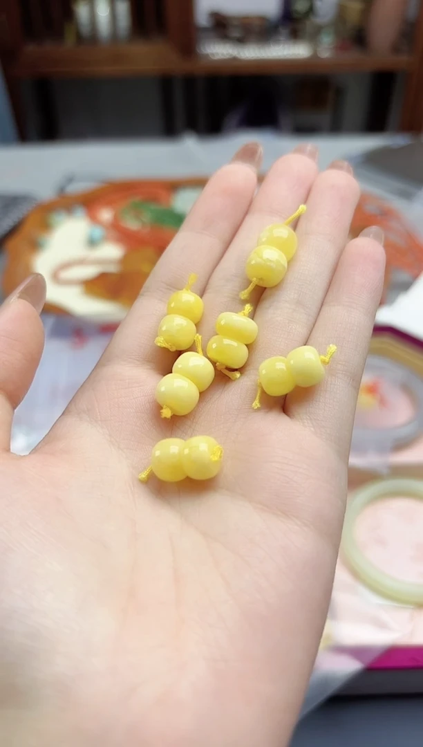 裸石蜜蜡未镶嵌蜜蜡老型配饰一对GW多样性发其一