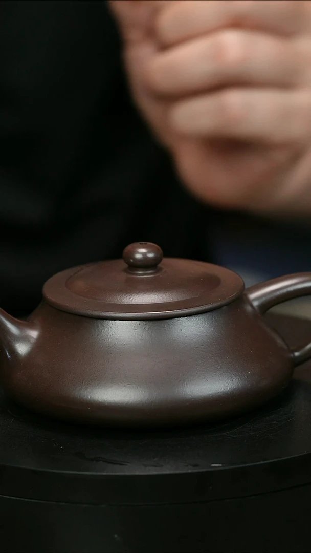 茶壶紫砂记**师H1886陈春芬紫泥柱瓢