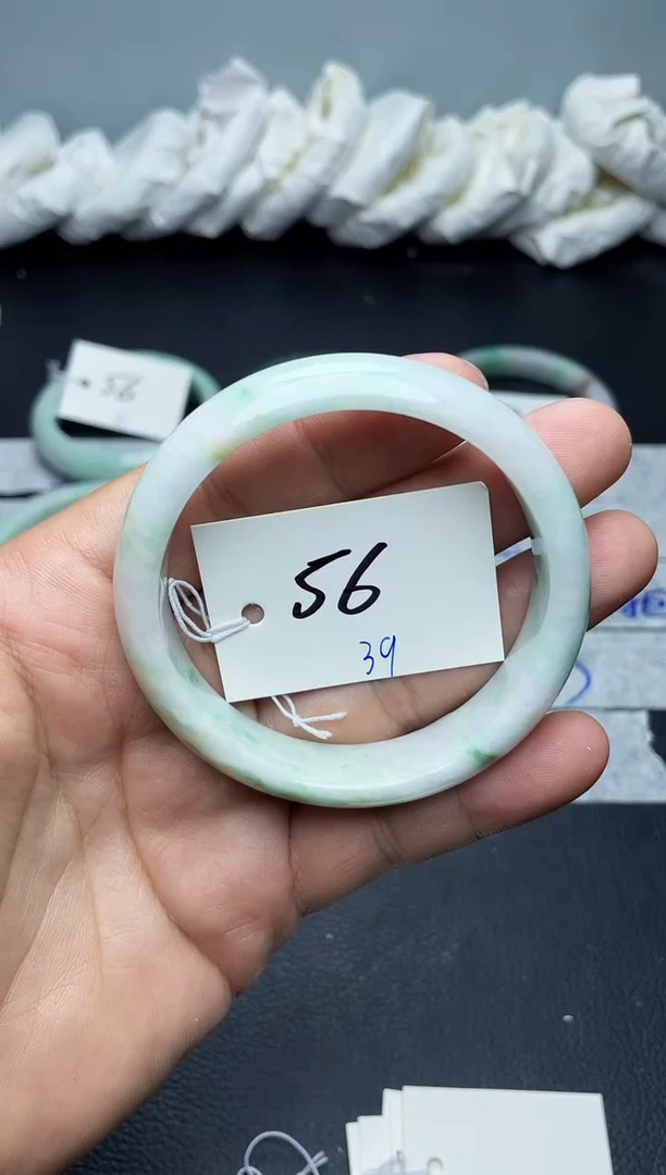 未镶嵌手镯翡翠39