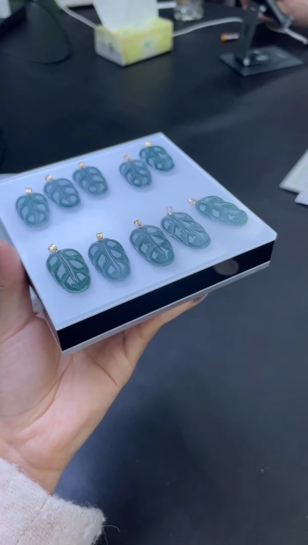 【闪购商品】翡翠吊坠(不含链)18K金镶嵌W264-YSCM491多样性发一