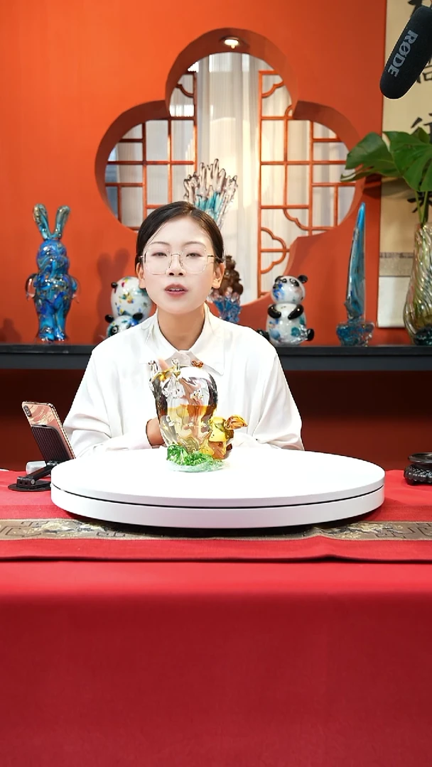 手工艺品琉璃倒立小福猪
