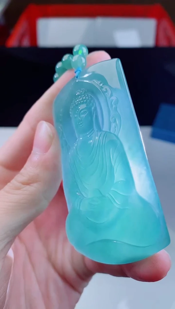颈饰未镶嵌翡翠