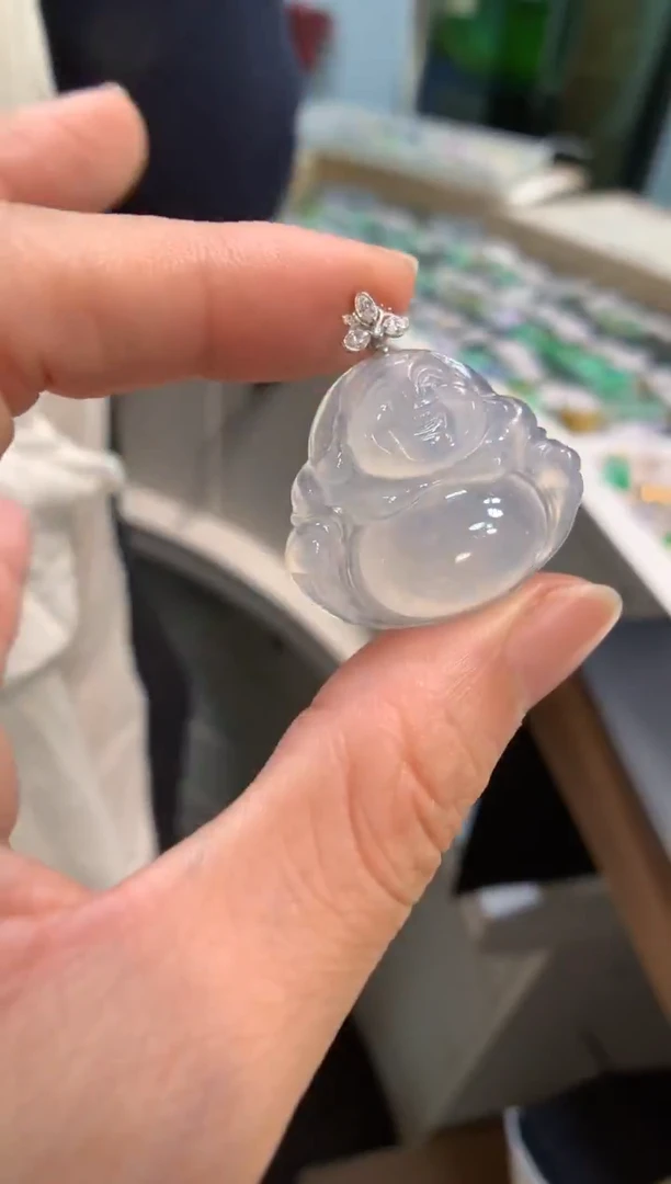 颈饰18K金镶嵌翡翠佛公