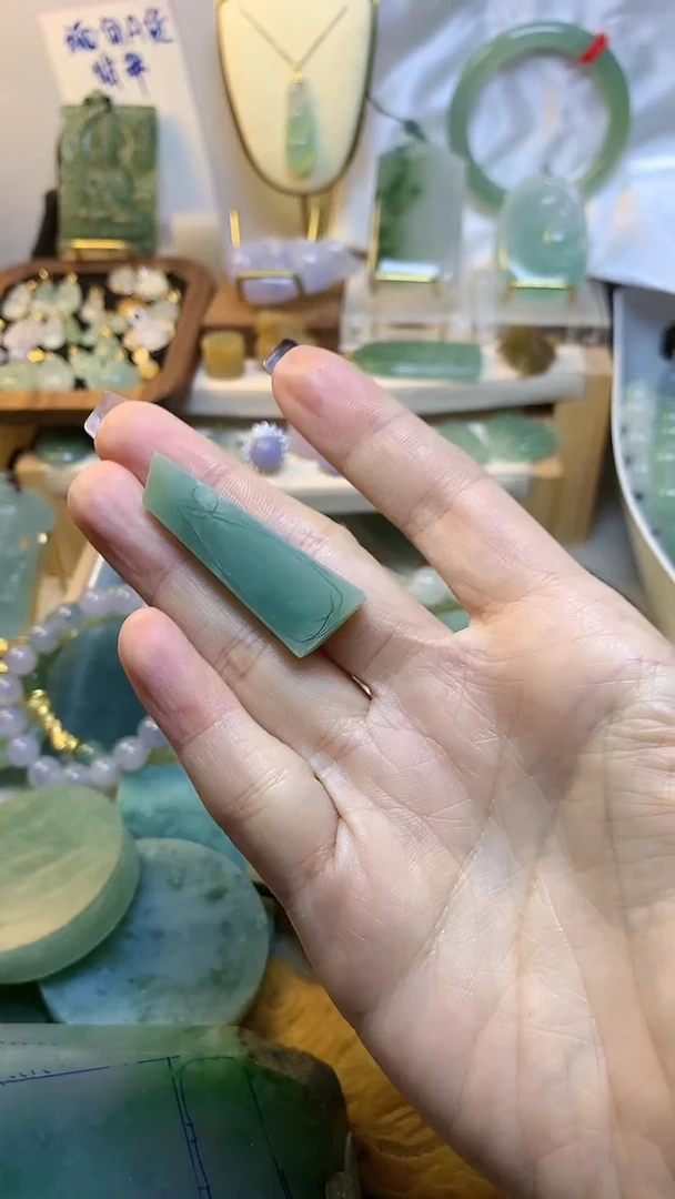 未镶嵌挂件翡翠缅甸A货翡翠,没有运费险,有纹有裂