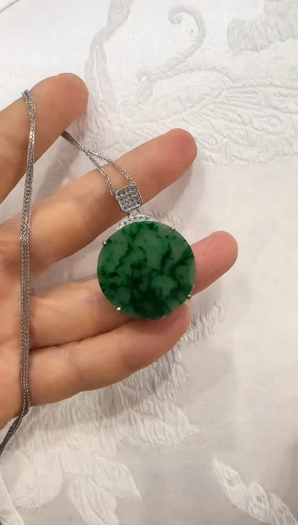 翡翠未镶嵌颈饰国风