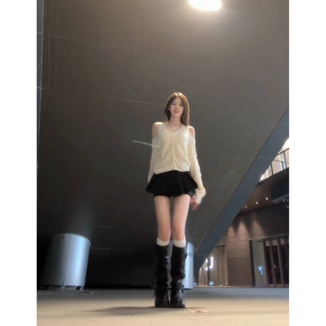 针织开衫女秋冬挂脖V领显瘦露肩打底上衣高腰A字百褶短裙两件套