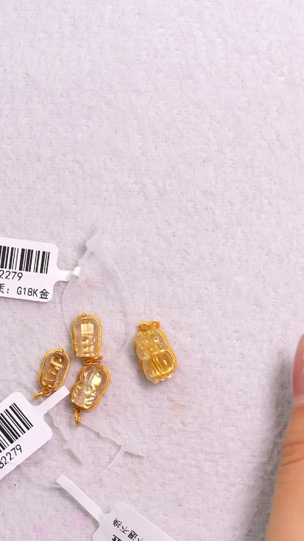 18K金镶嵌吊坠(不含链)水晶18K金吊坠（不含链-多样性发其一）