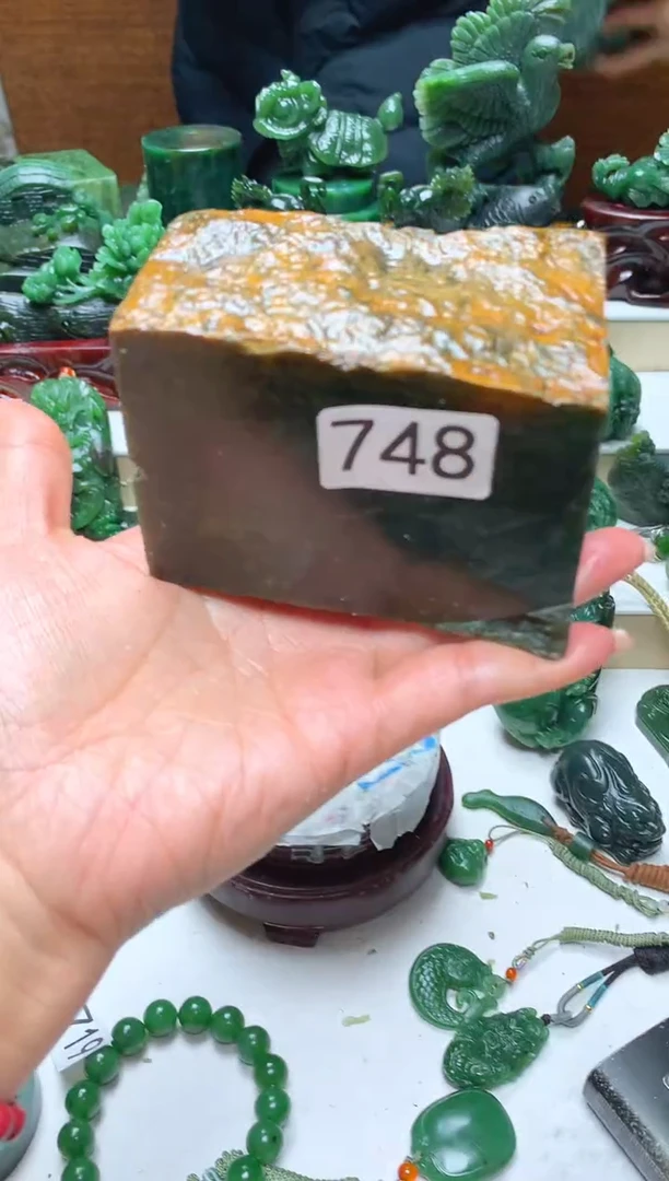 未镶嵌和田玉摆件1