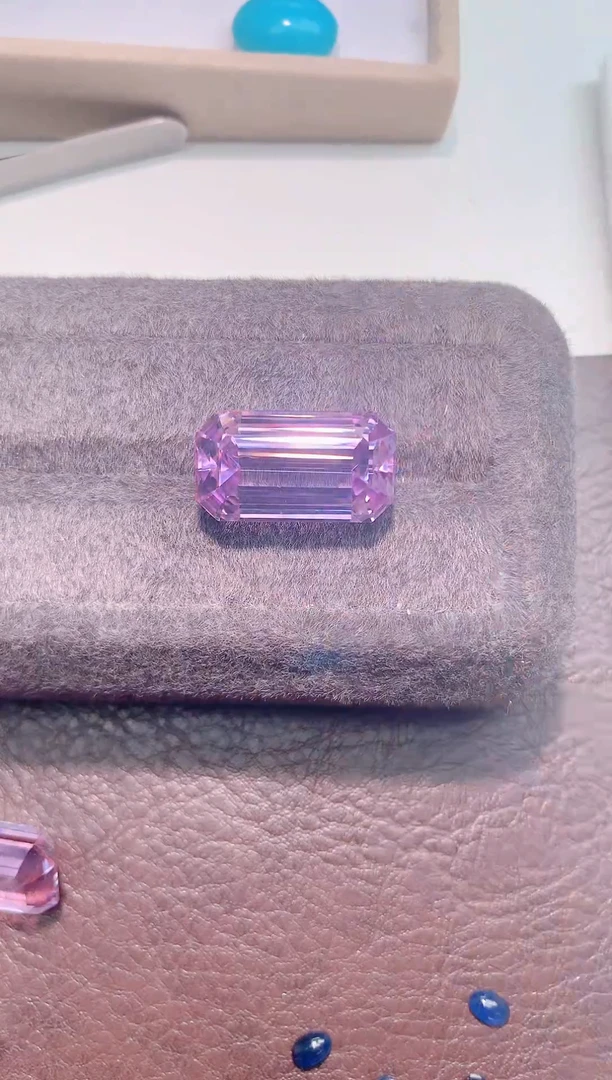 未镶嵌锂辉石裸石39.95ct