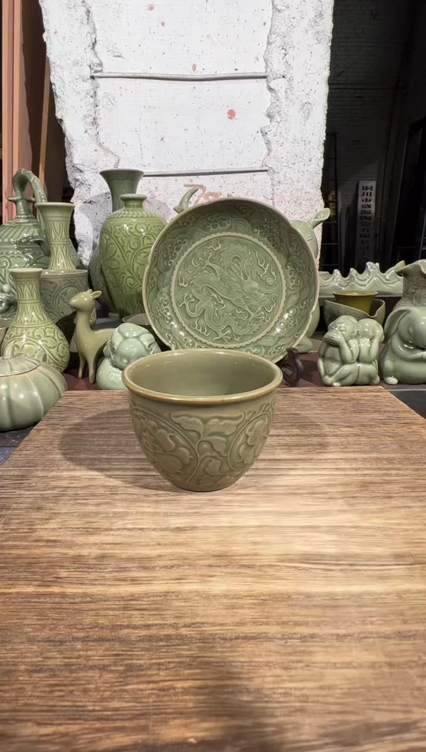 微瑕耀州窑牡丹杯
