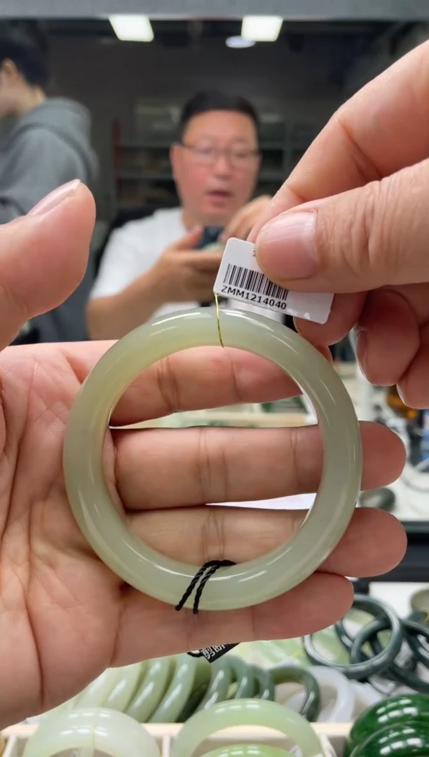 【闪购商品】和田玉手镯未镶嵌编码4040 圈口55-56