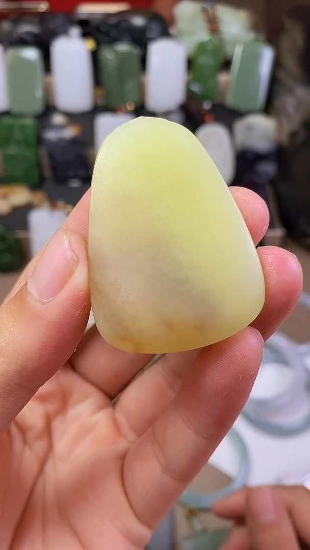 和田玉未镶嵌颈饰颈饰