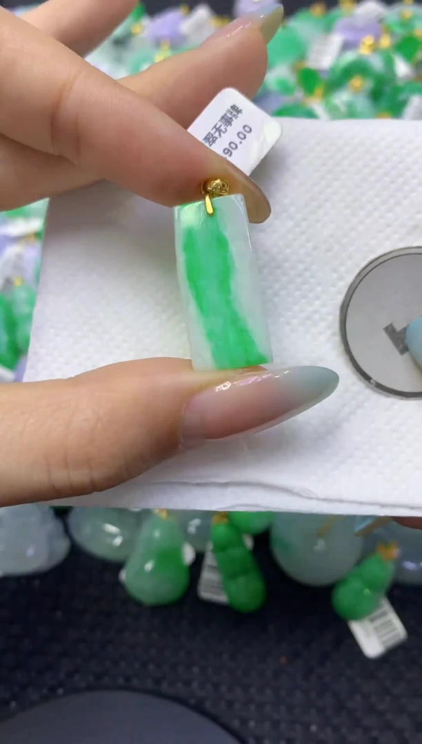 颈饰未镶嵌翡翠天然缅甸翡翠A货