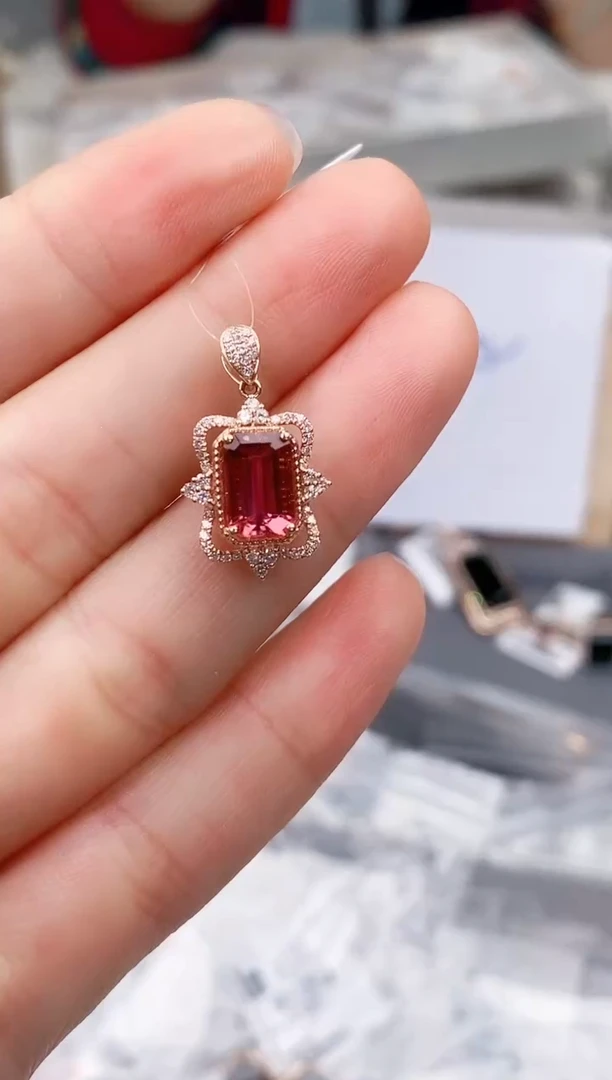 18K金镶嵌颈饰碧玺高货