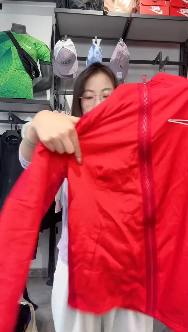1193   编码 瑕疵款直播间过款为准 尺码 145