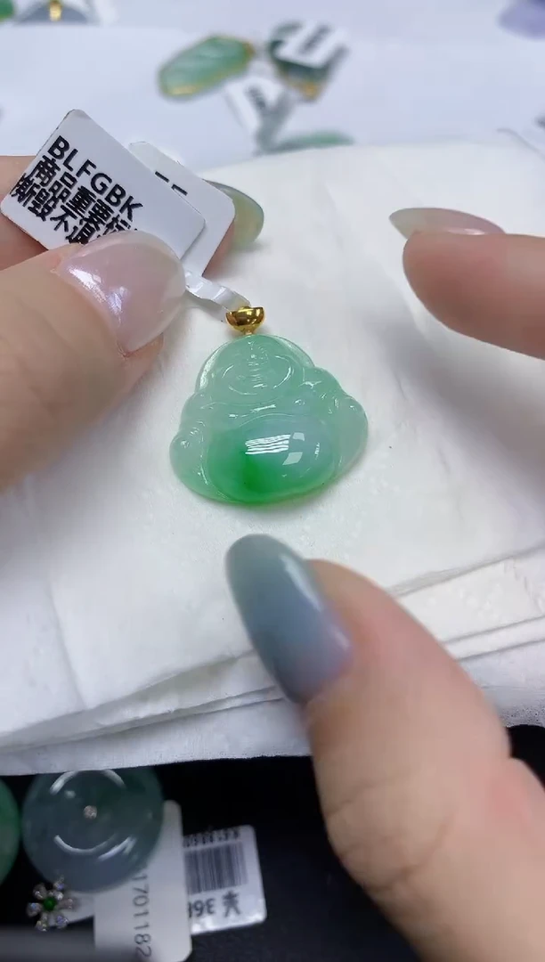 翡翠18K金镶嵌颈饰天然缅甸翡翠A货