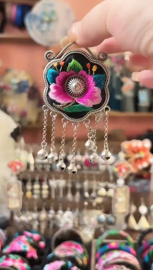 织绣艺枝独绣手工饰品60