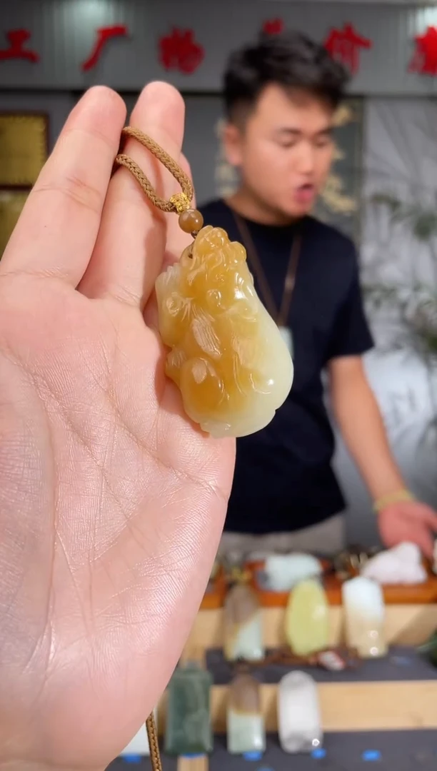 和田玉未镶嵌颈饰1