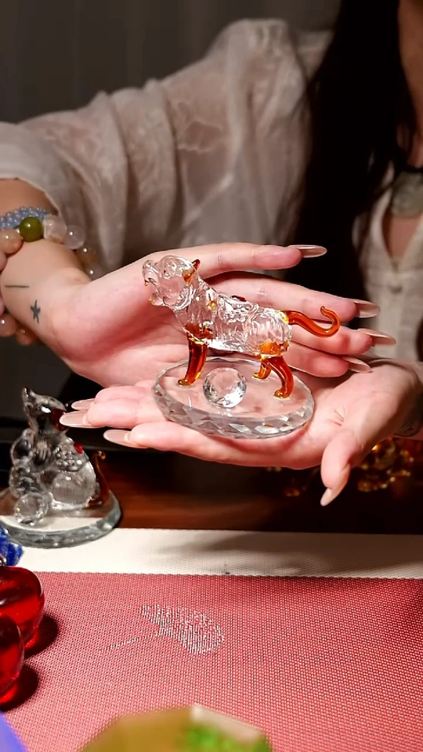 摆件琉璃拉丝棕底虎茶摆件