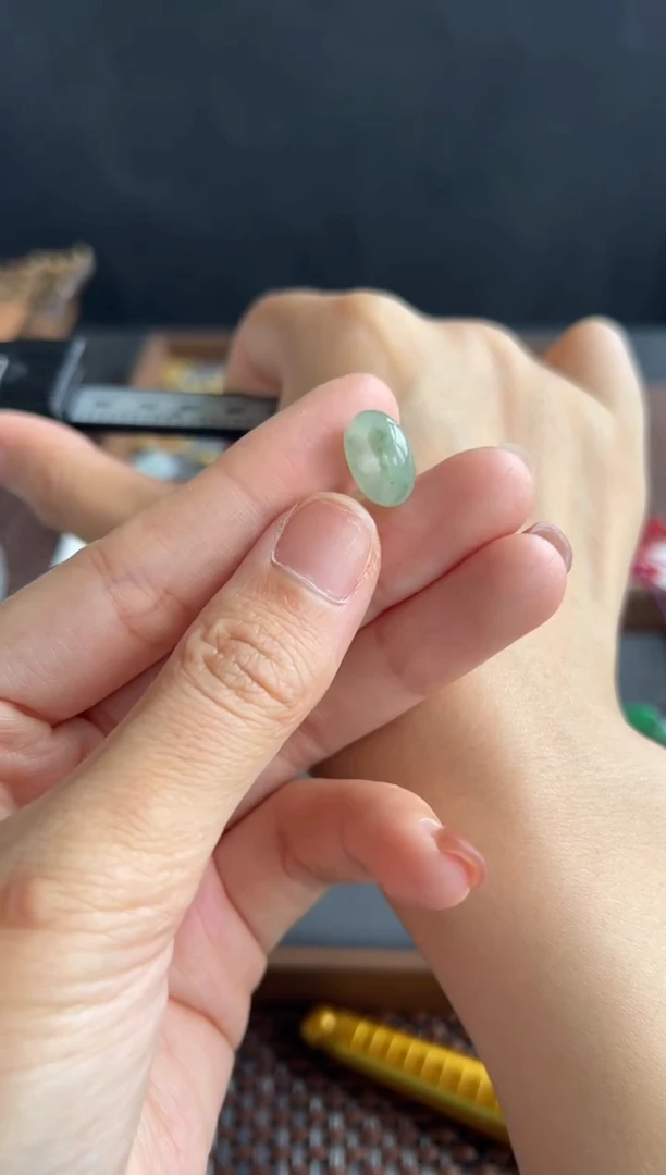 翡翠未镶嵌颈饰110买断