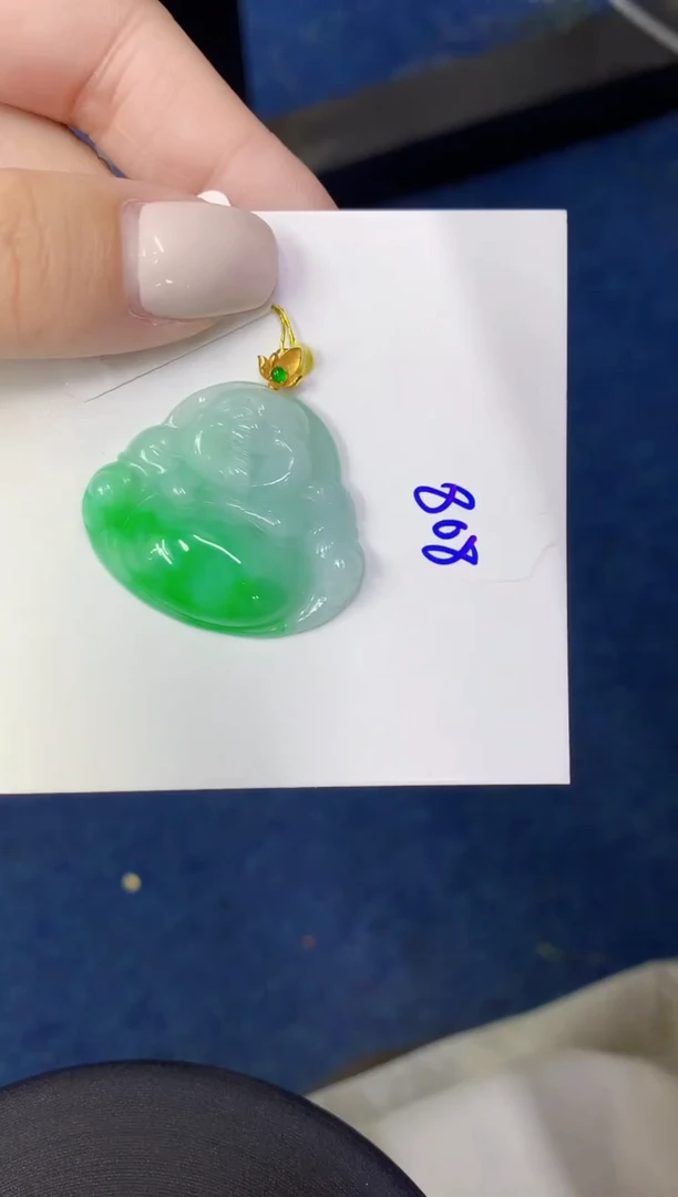 颈饰18K金镶嵌翡翠缅甸天然翡翠A货