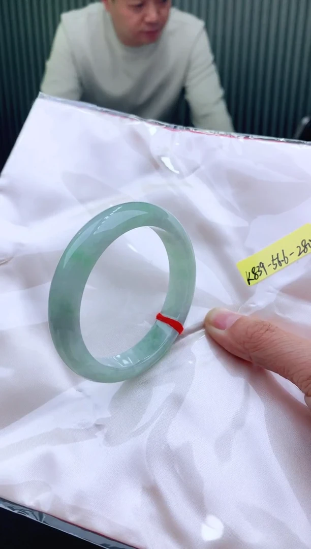 未镶嵌手镯翡翠56+