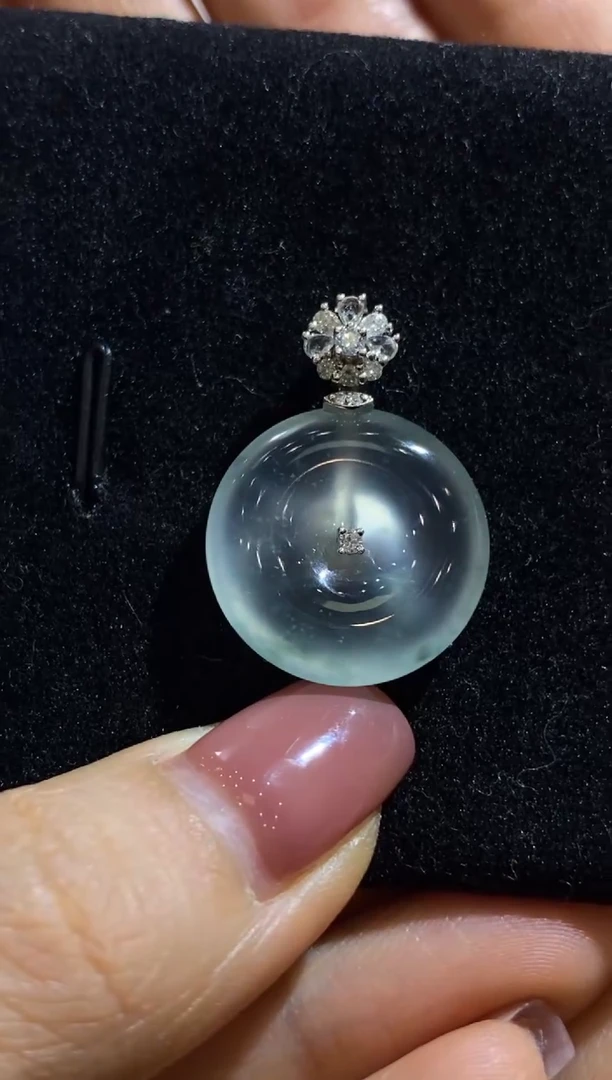 颈饰18K金镶嵌翡翠收到货48小时鉴赏期（超时不退不换）新年配饰