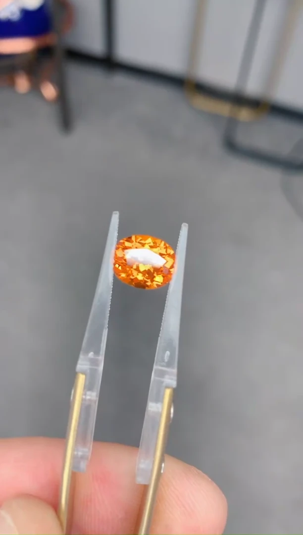 未镶嵌裸石石榴石（芬达石）3.6ct 芬达石 多样性发货