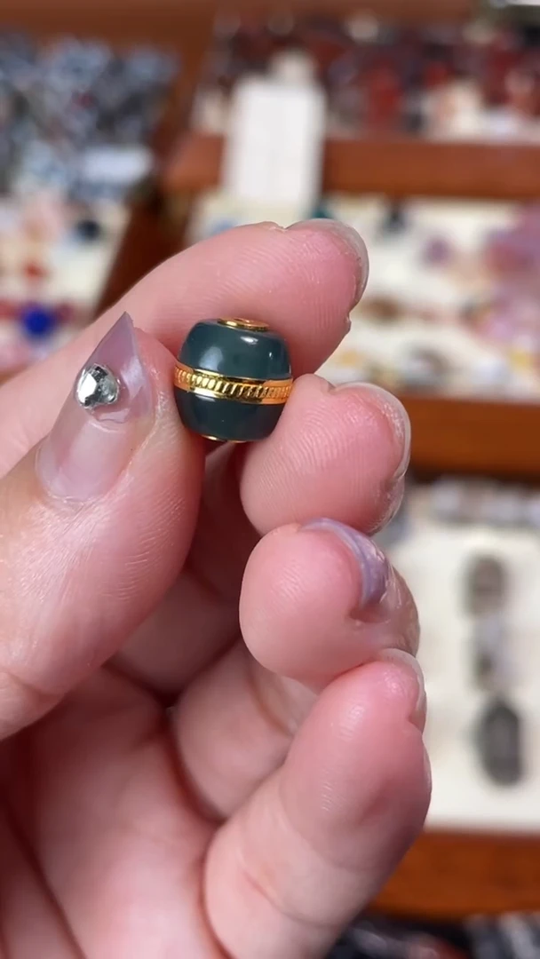 翡翠18K金镶嵌颈饰84晴水汉堡珠