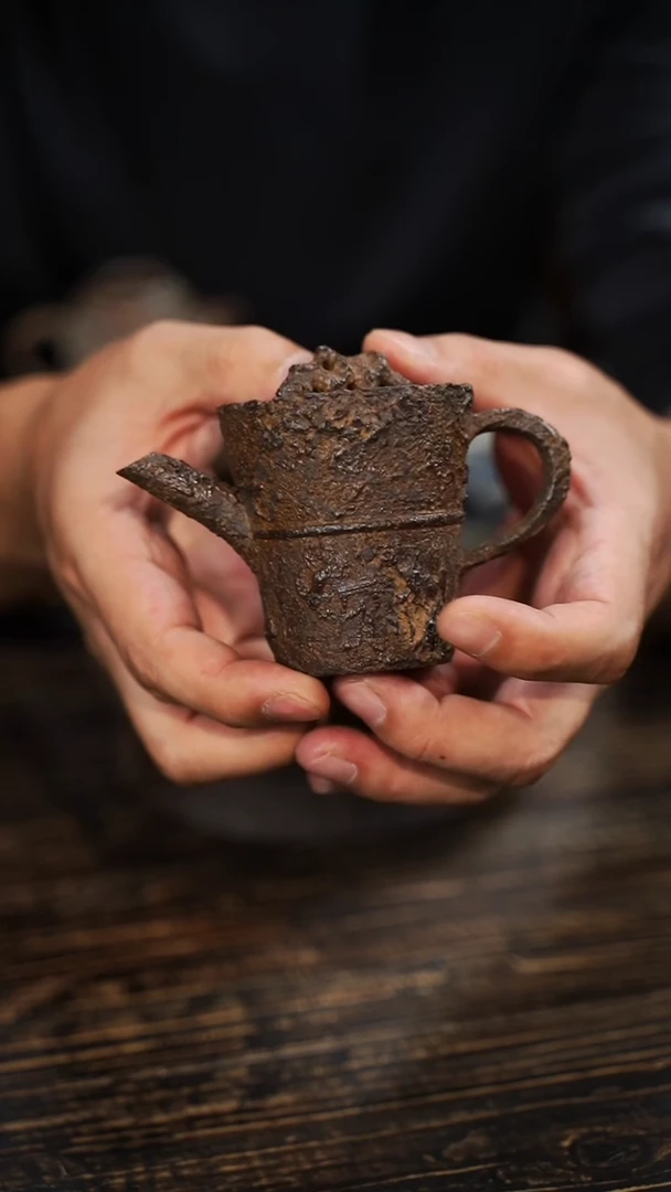 全手工制作 重工太湖石摘 重肌理  南蛮 正把壶  90cc